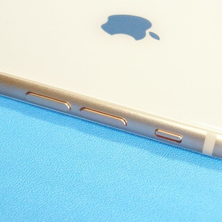 au iPhone8 64GB �������  143