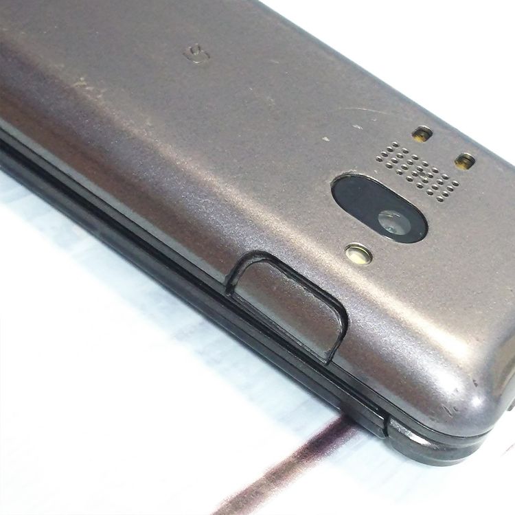 KYOCERA au GRATINA 4G BLACK KYF31 [������]  086