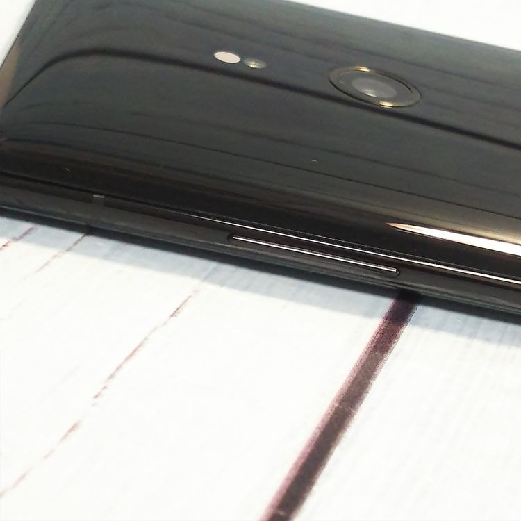 au Xperia XZ3 SOV39 �֥�å�  529