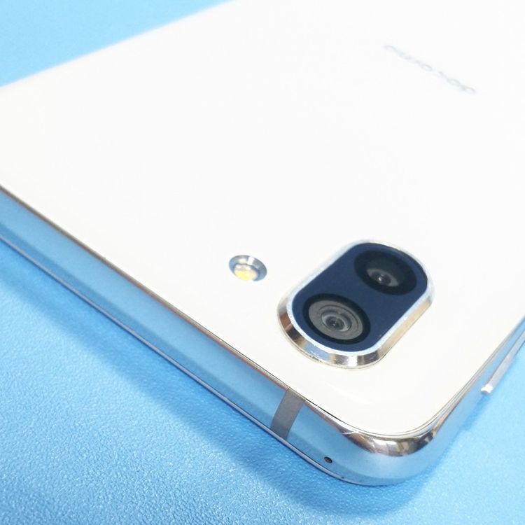 docomo AQUOS R2 SH-03K Platinum White  920