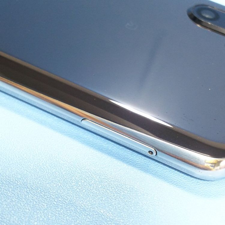 docomo AQUOS R2 SH-03K Premium Black  808