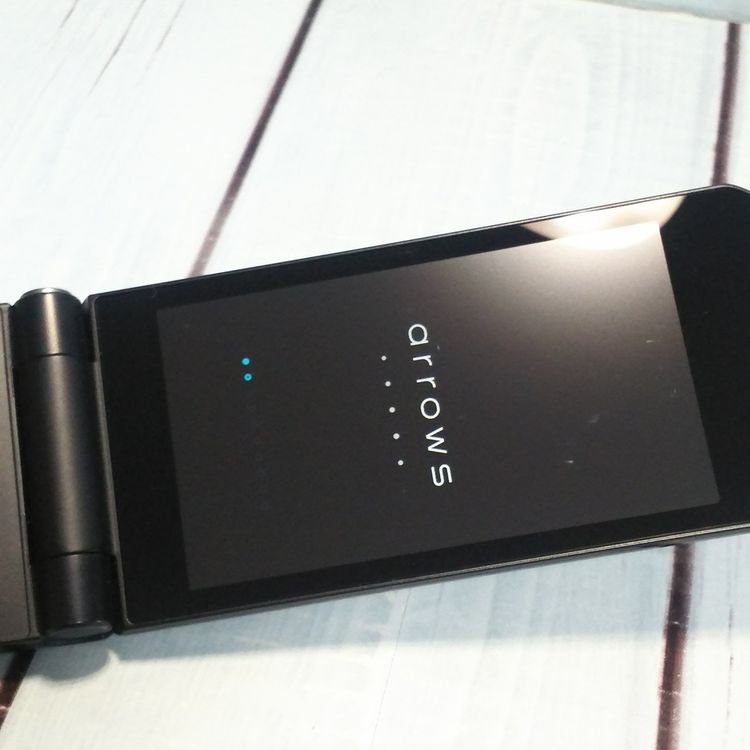 docomo arrows �ٻ��� �������� F-03L �֥�å�  604