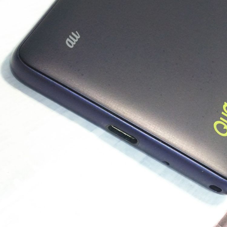 au Qua phone QZ ������ KYV44 ����ǥ���  860