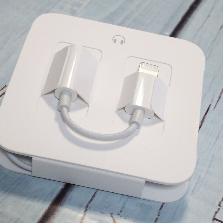 SoftBank iPhone7 32GB �֥�å�  750