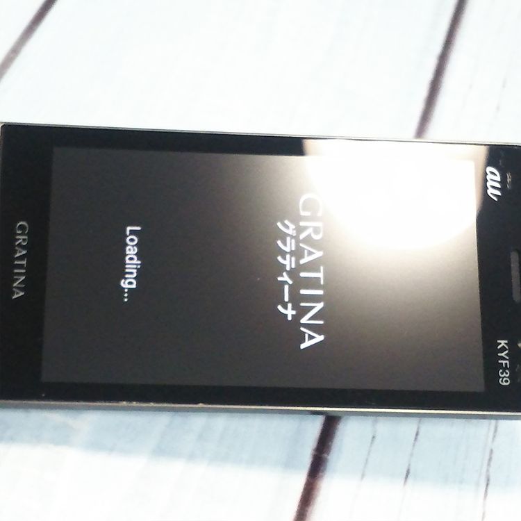 au ������ GRATINA �� KYF39 ˡ�ͥ�ǥ� �����쥹��������  055