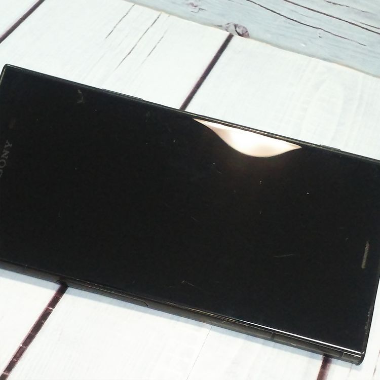 docomo Xperia XZ1 SO-01K Black  216