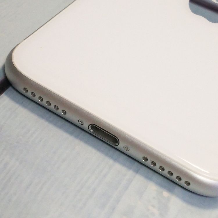 au iPhoneSE2 64GB �ۥ磻��  277