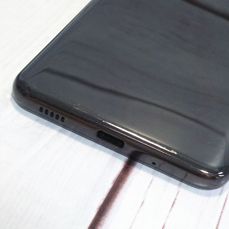 au Galaxy A20 SCV46 Black  680