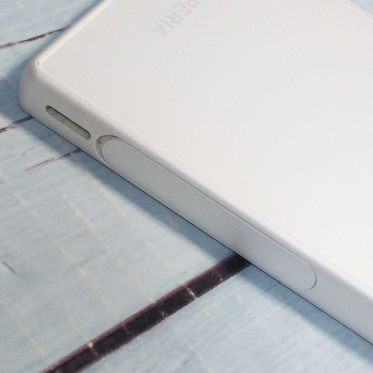 docomo Xperia Z5 Compact SO-02H WHITE  339