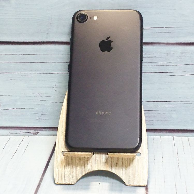 SoftBank iPhone7 32GB �֥�å�  750