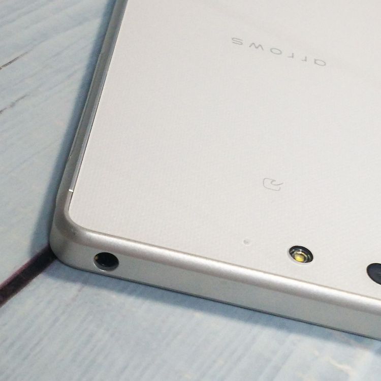 docomo arrows SV F-03H White  852