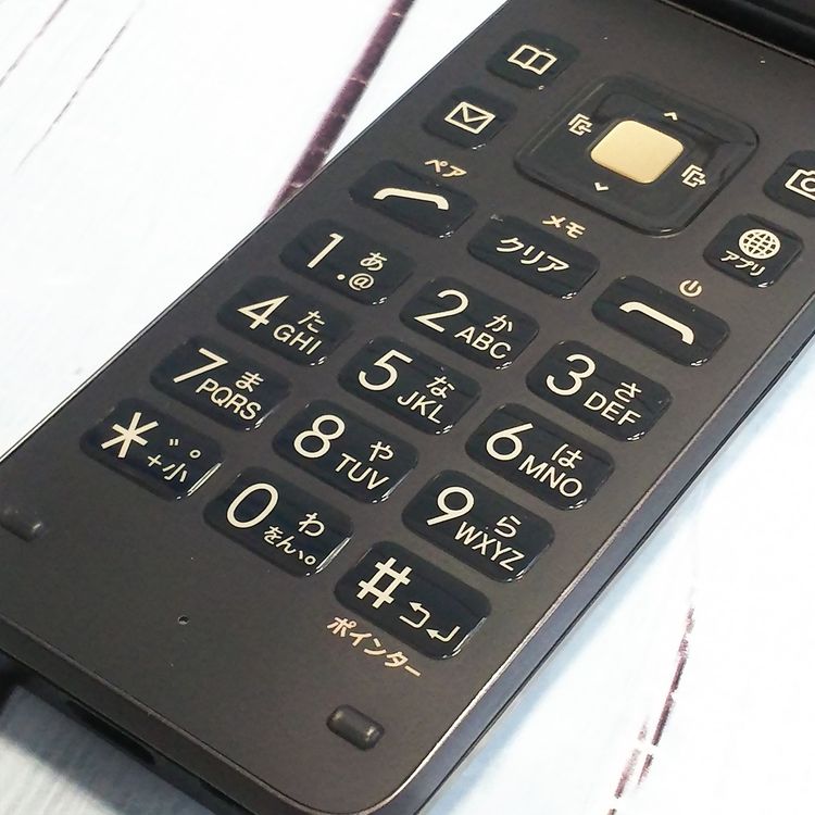 au ������ GRATINA �� KYF39 ˡ�ͥ�ǥ� �����쥹��������  744