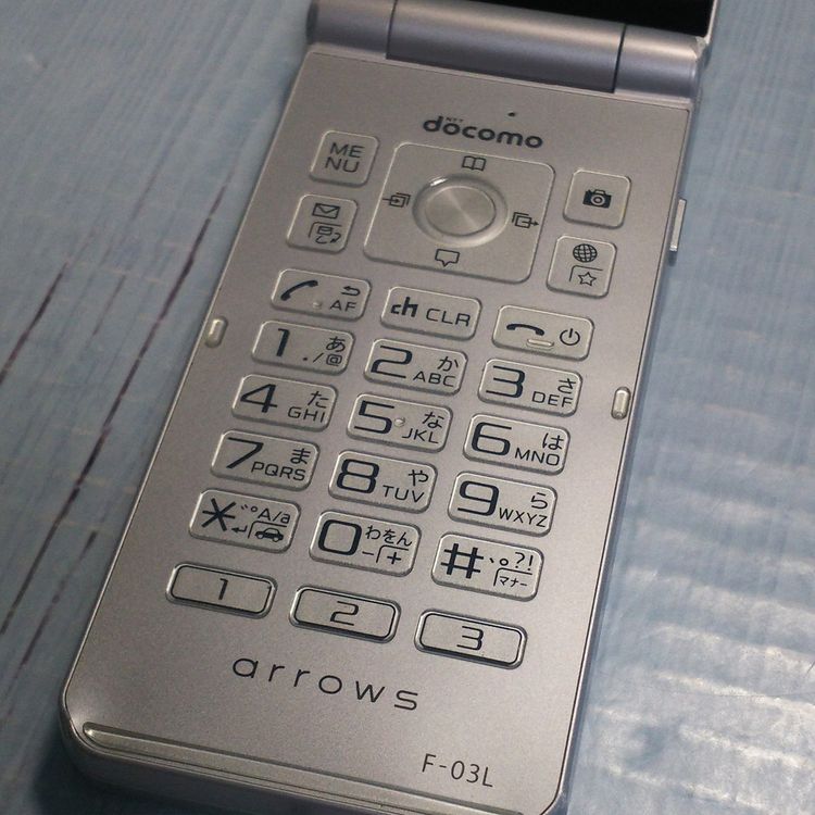 docomo arrows �ٻ��� �������� F-03L ����С�  055