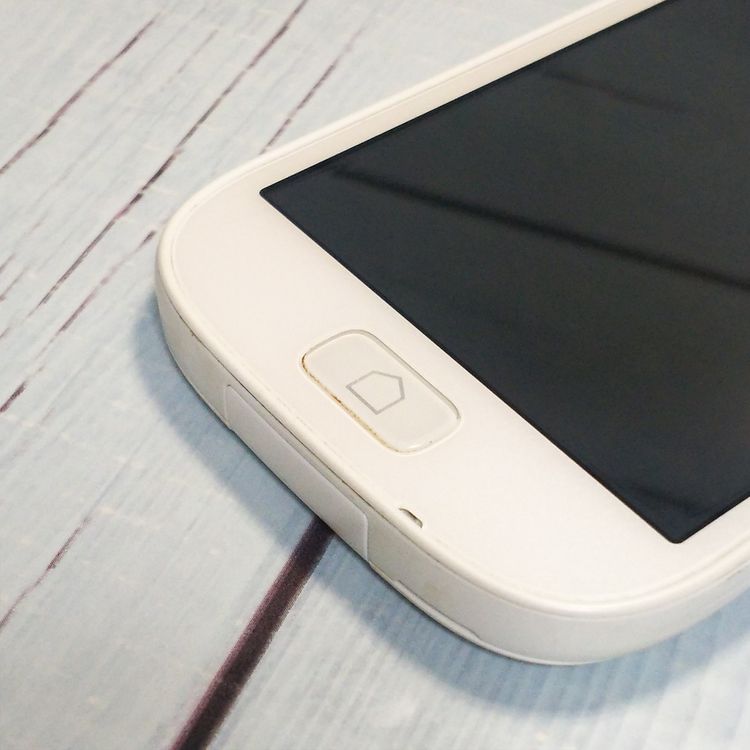 docomo �ٻ��� F-04J �餯�餯���ޡ��ȥե���4 �ۥ磻�� �� WHITE  985