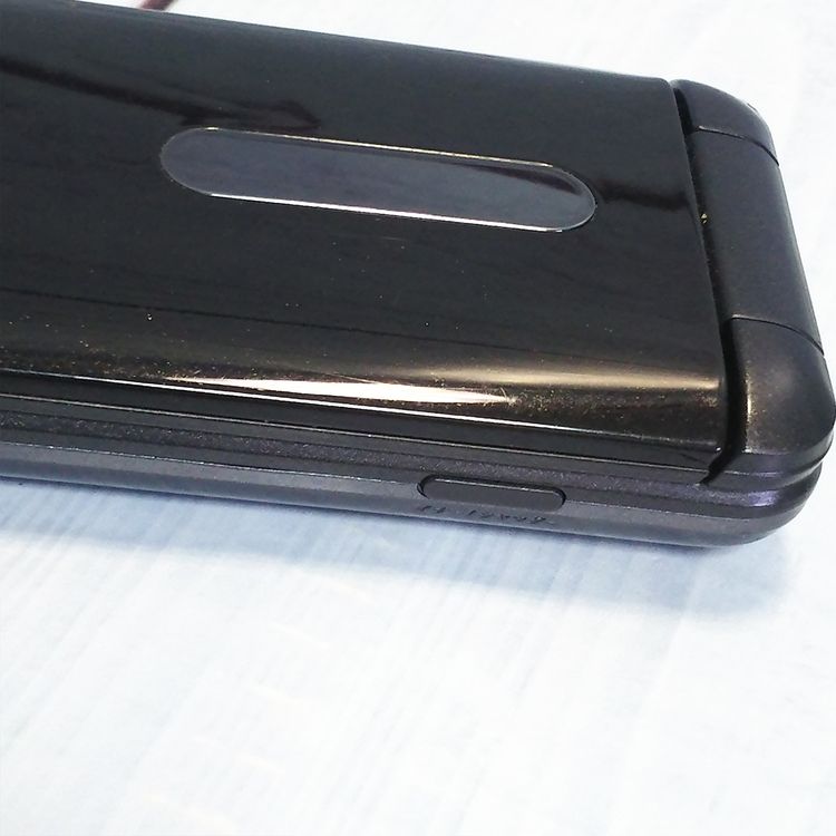 KYOCERA au GRATINA 4G BLACK KYF31  085