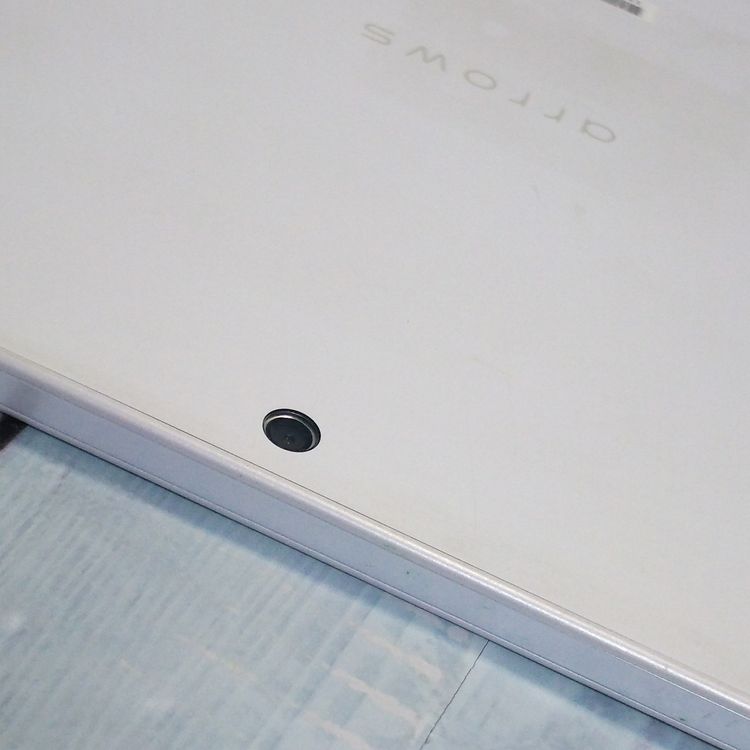 arrows Tab F-04H docomo White [�����]  596