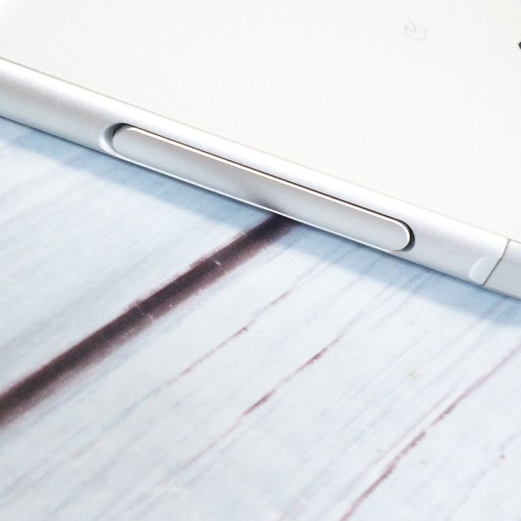 docomo arrows SV F-03H White  846