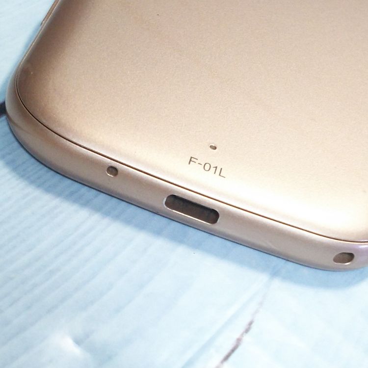 docomo F-01L �ٻ��� ������� �餯�餯���ޡ��ȥե��� me  952