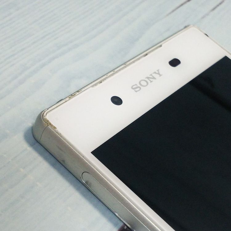 SONY au Xperia Z5 SOV32 White  167