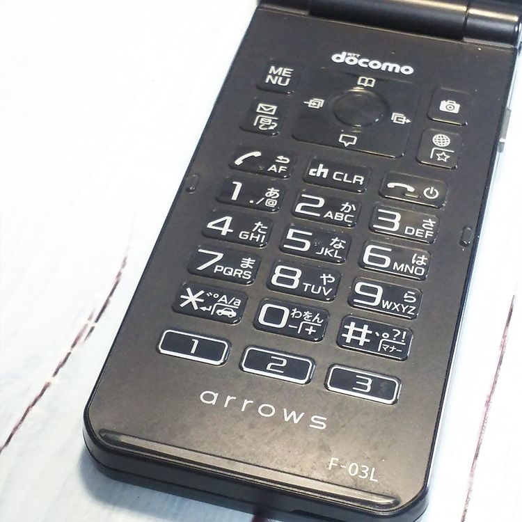 docomo arrows �ٻ��� �������� F-03L �֥�å�  106