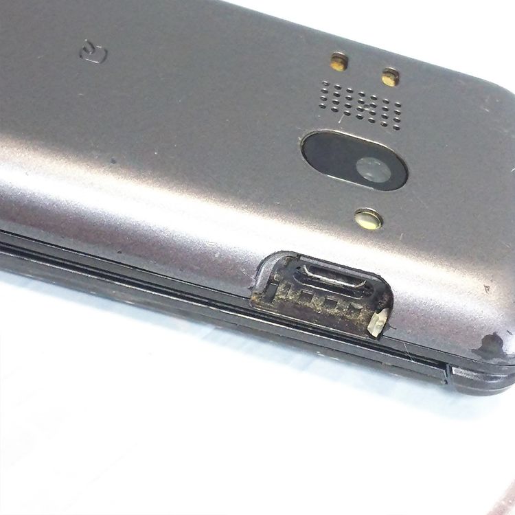 KYOCERA au GRATINA 4G BLACK KYF31  443