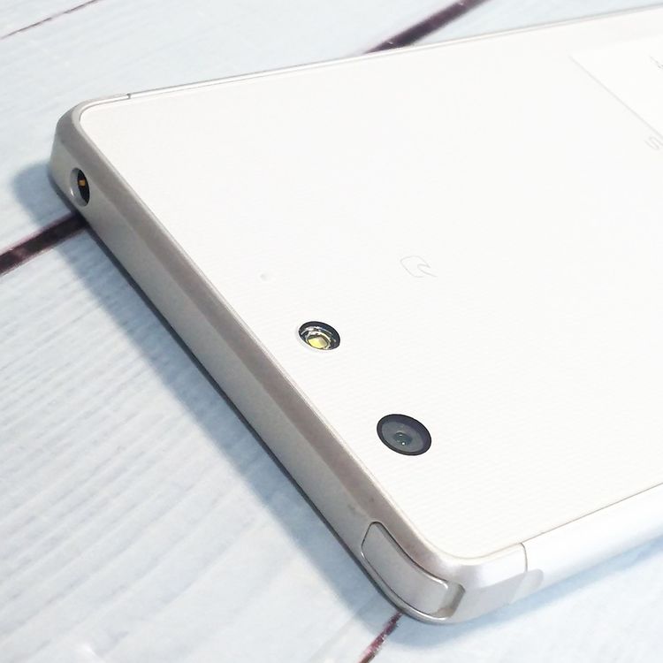 docomo arrows SV F-03H White  568