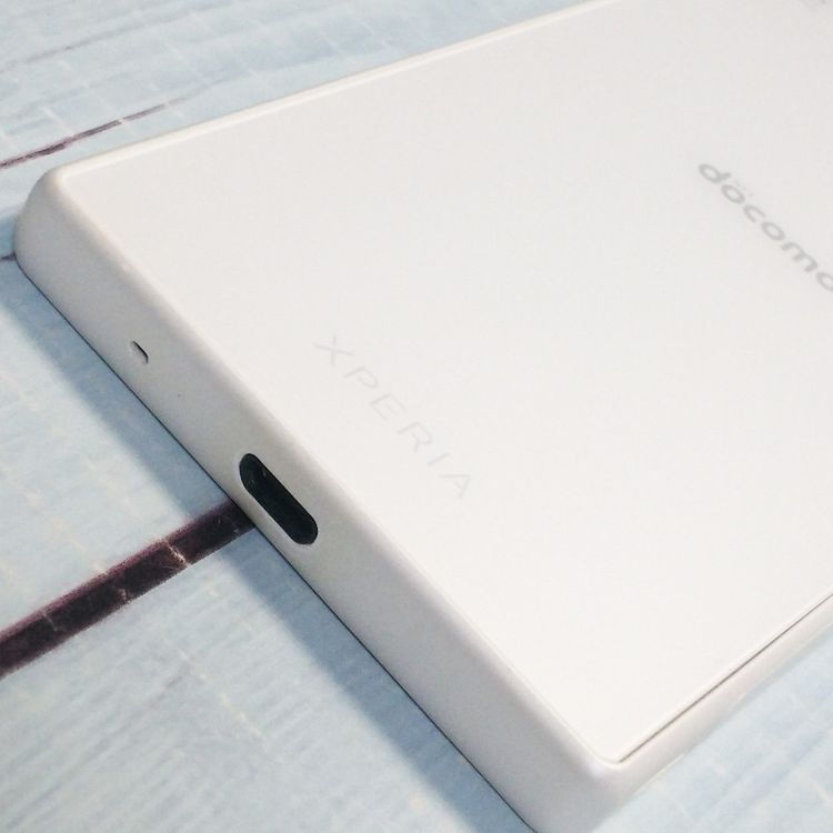 docomo Xperia Z5 Compact SO-02H WHITE  339