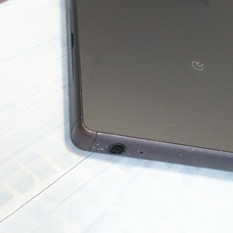 SONY au Xperia Z5 SOV32 GraphiteBlack  433