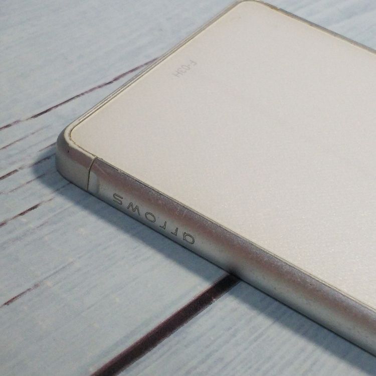 docomo arrows SV F-03H White  701