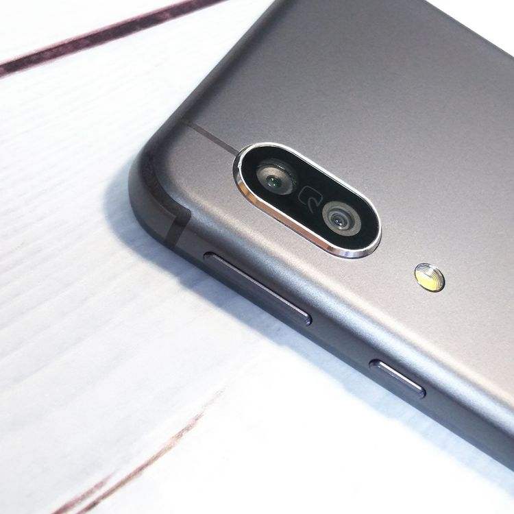 au AQUOS sense3 SHV45 �֥�å�  638