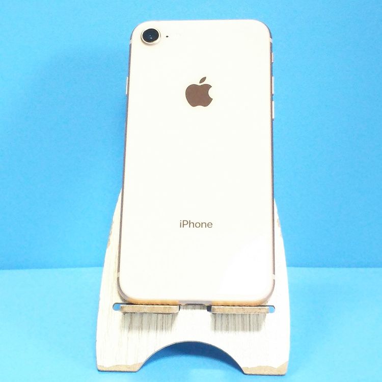 au iPhone8 64GB �������  665
