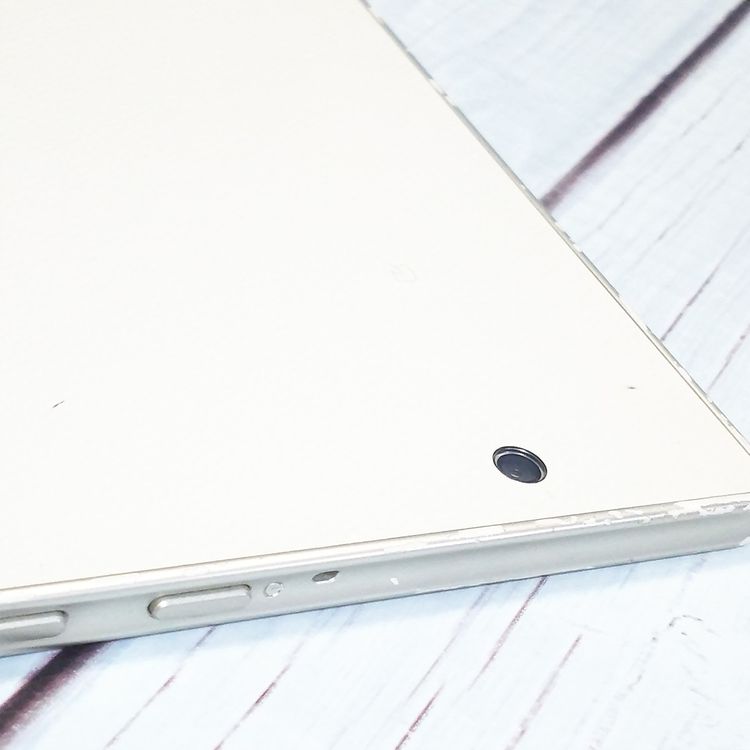 docomo arrows Tab F-02K White �ۥ磻��  358