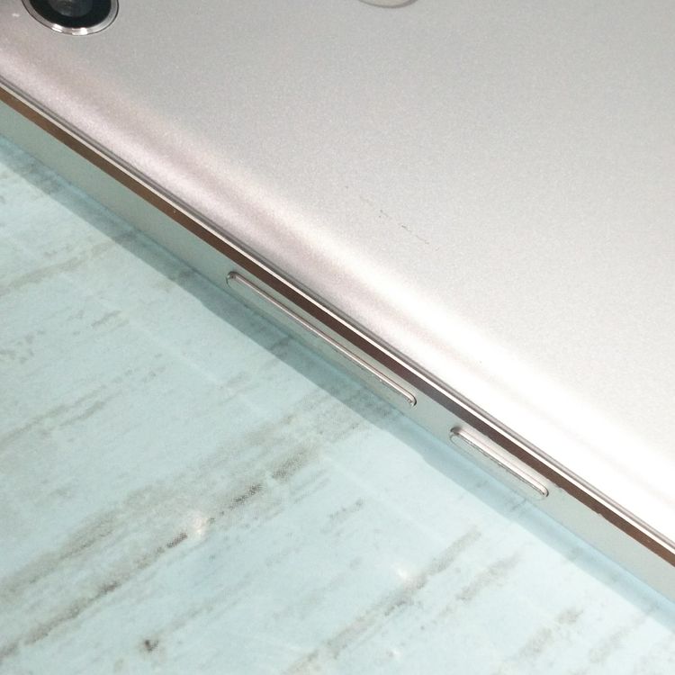 FREETEL RAIJIN �ۥ磻�� ���  982