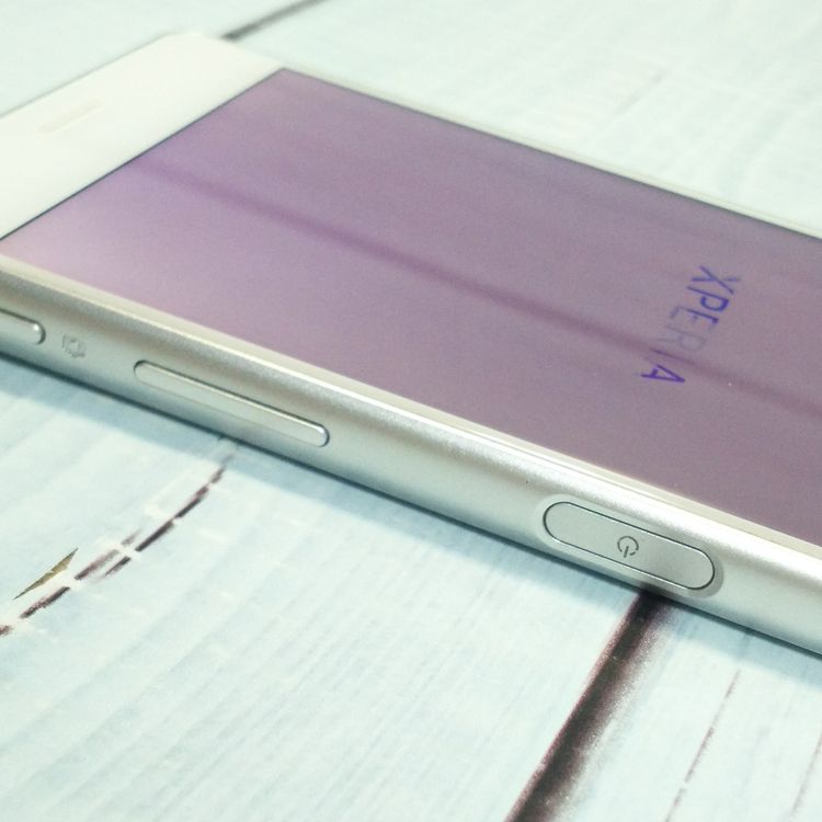 docomo Xperia X Performance SO-04H �ۥ磻�� ����С�  220