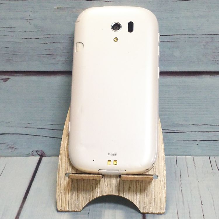 �ٻ��� �餯�餯���ޡ��ȥե���3 F-06F docomo �ۥ磻�� 586