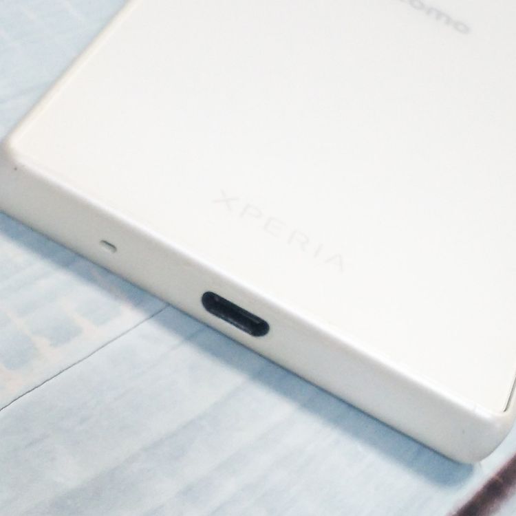 docomo Xperia Z5 Compact SO-02H WHITE  788