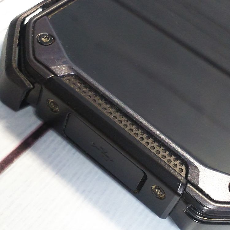 au ������ TORQUE G04 �֥�å� KYV46  869