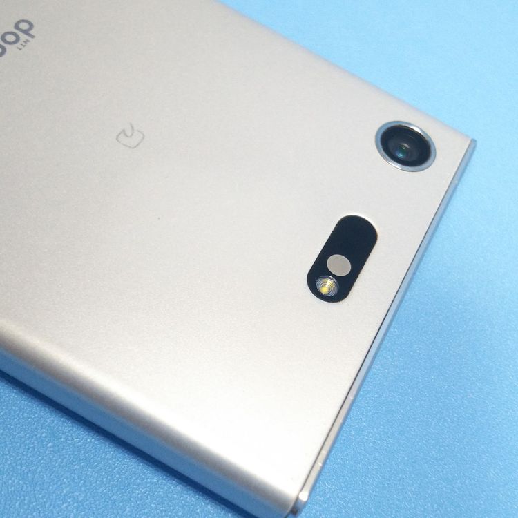 docomo Xperia XZ1 Compact SO-02K white 113