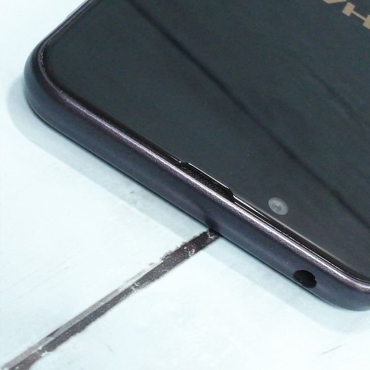 au AQUOS sense2 SHV43 Nuance Black  723