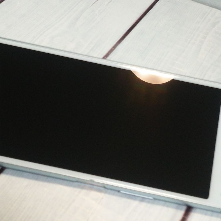 au Xperia 8 SOV42 �֥롼  986