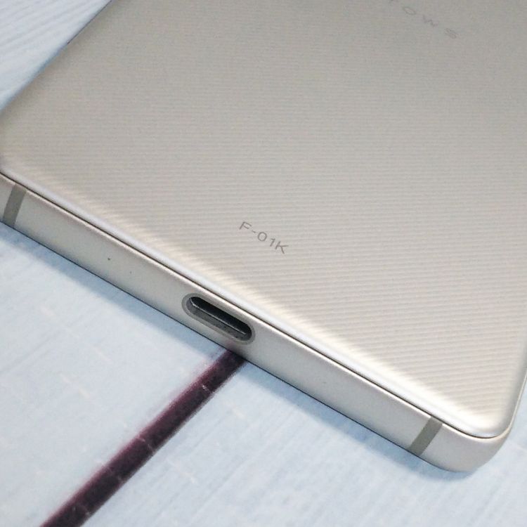 docomo arrows NX F-01K �����ܥ꡼�ۥ磻��  399