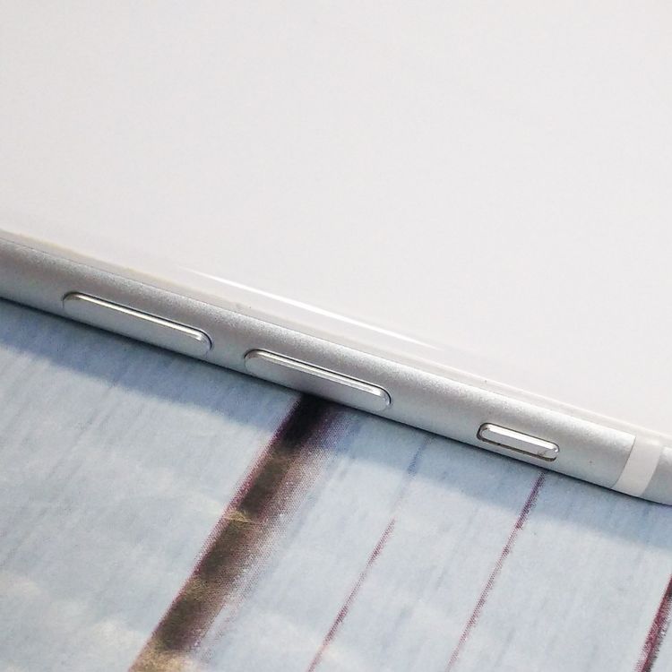 au iPhoneSE2 64GB �ۥ磻��  368