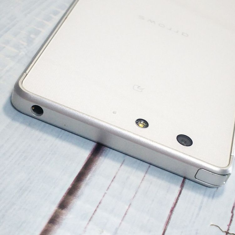 docomo arrows SV F-03H White  350