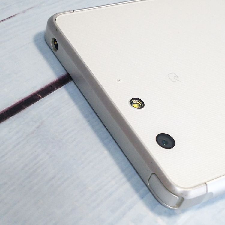 docomo arrows SV F-03H White  277