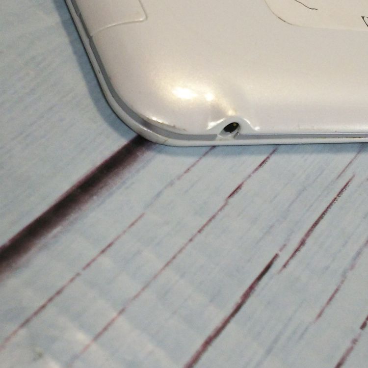 au Qua tab 01 ������ KYT31 White  985