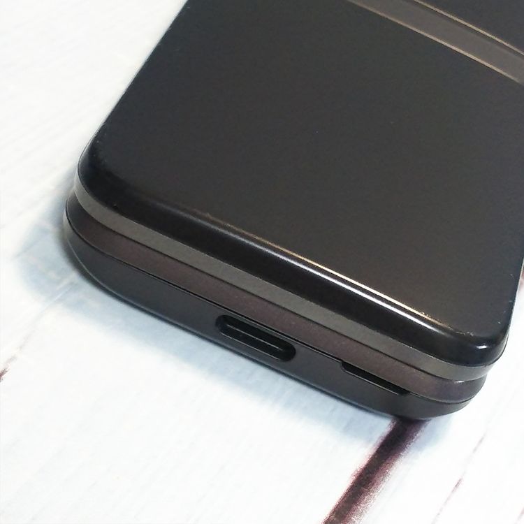 au ������ GRATINA �� KYF39 ˡ�ͥ�ǥ� �����쥹��������  164