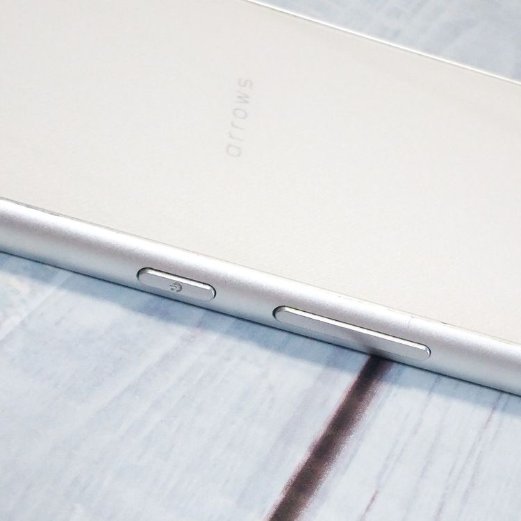 docomo arrows SV F-03H White  350