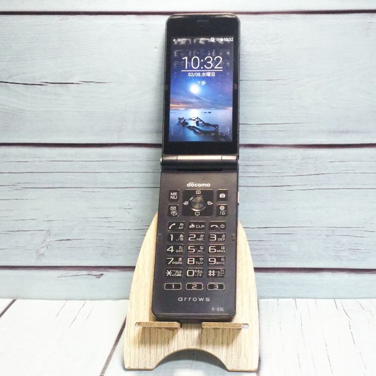 docomo arrows �ٻ��� �������� F-03L �֥�å�  686