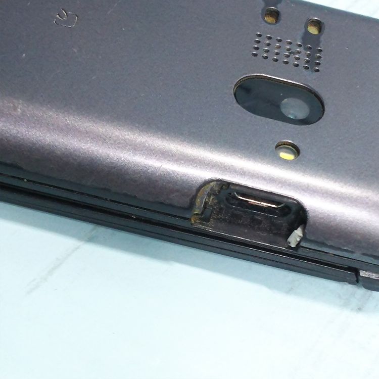 KYOCERA au GRATINA 4G BLACK KYF31 [������]  927