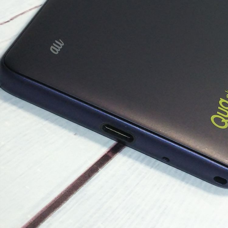 au Qua phone QZ ������ KYV44 ����ǥ���  411